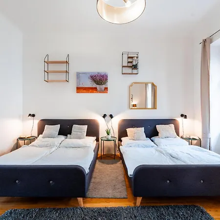 Apartment New Huge Next Castle And Charles Bridge *